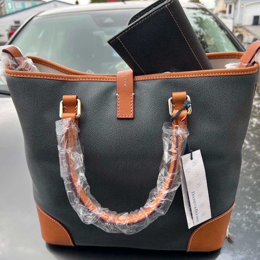 Dooney Bourke Shelby Shopper New